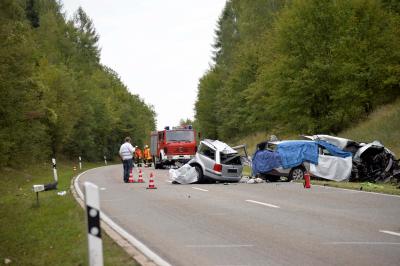 UPDATE! 2 Kinder und 2 Erwachsene sterben nach schwerem Frontalcrash bei Bad Rappenau